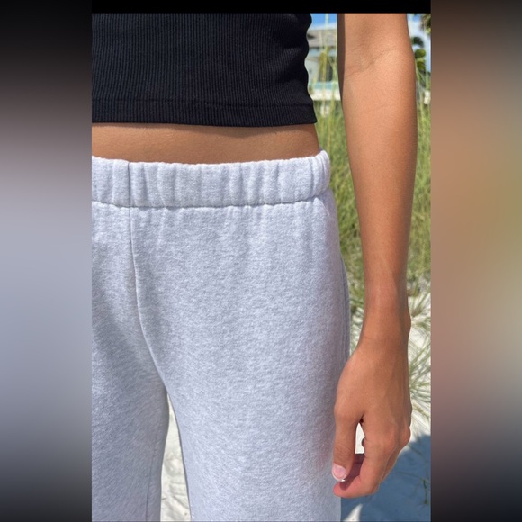 Brandy melville light heather gray rosa sweatpants - Picture 4 of 5